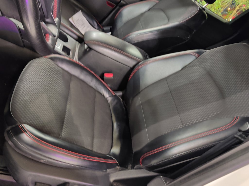 Used 2023 Ford Escape ST-Line w/ Tech Pack #1 AWD/4WD image 6