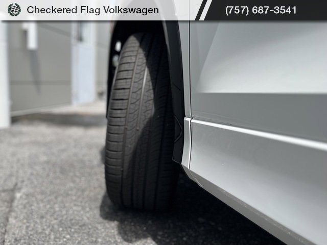 New 2025 Volkswagen Tiguan SE R-Line image 15