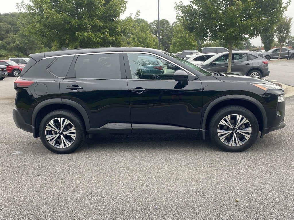 Used 2023 Nissan Rogue SV AWD/4WD image 2