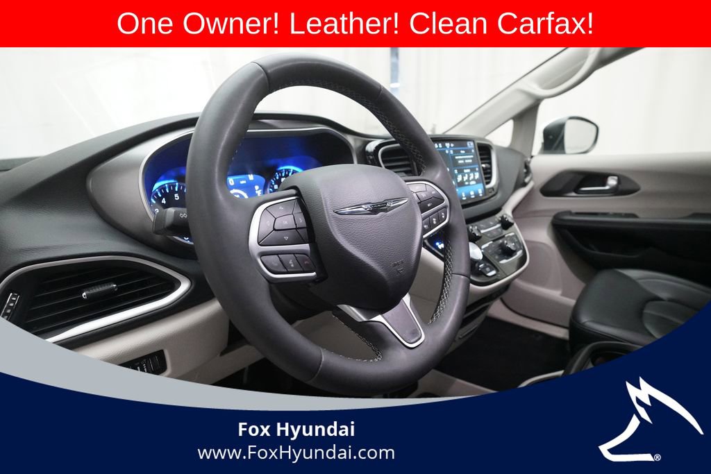 Used 2023 Chrysler Pacifica Touring-L FWD image 8
