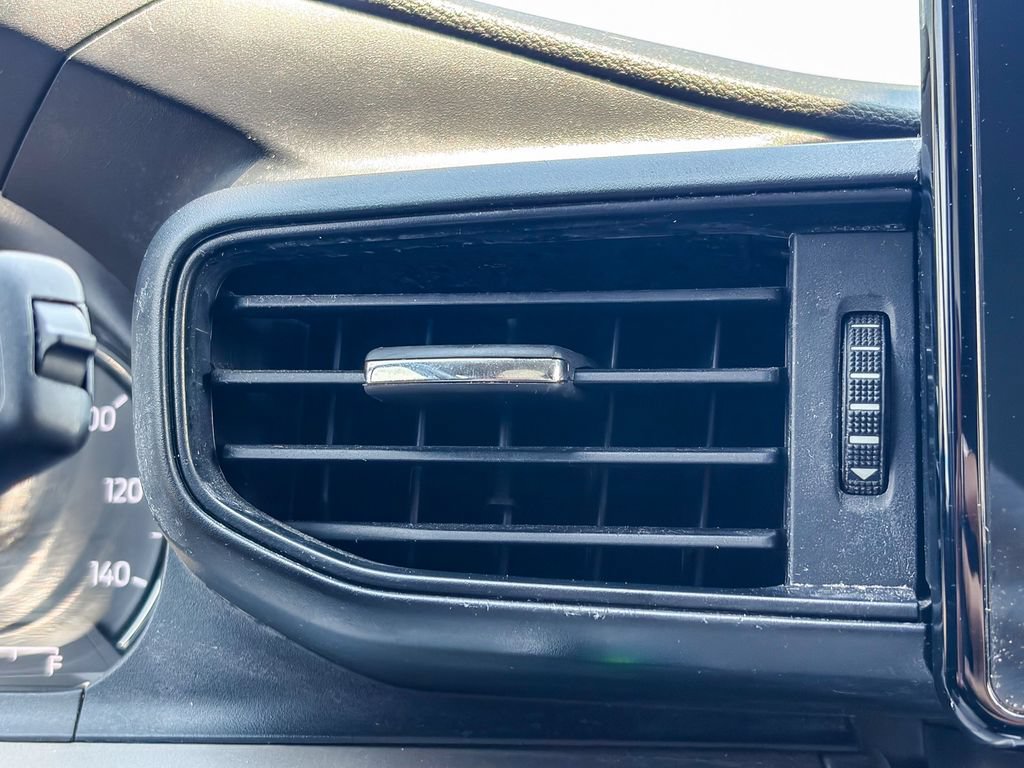 Used 2020 Ford Explorer XLT RWD image 22