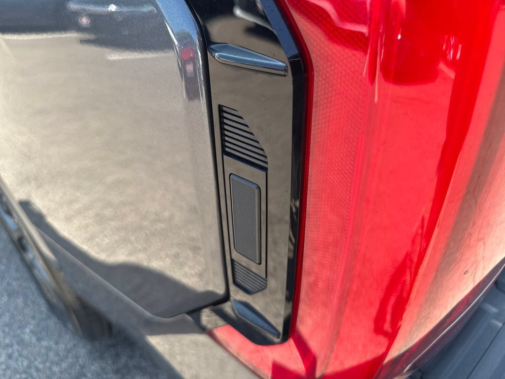 Used 2025 Toyota Tundra Limited AWD/4WD image 7