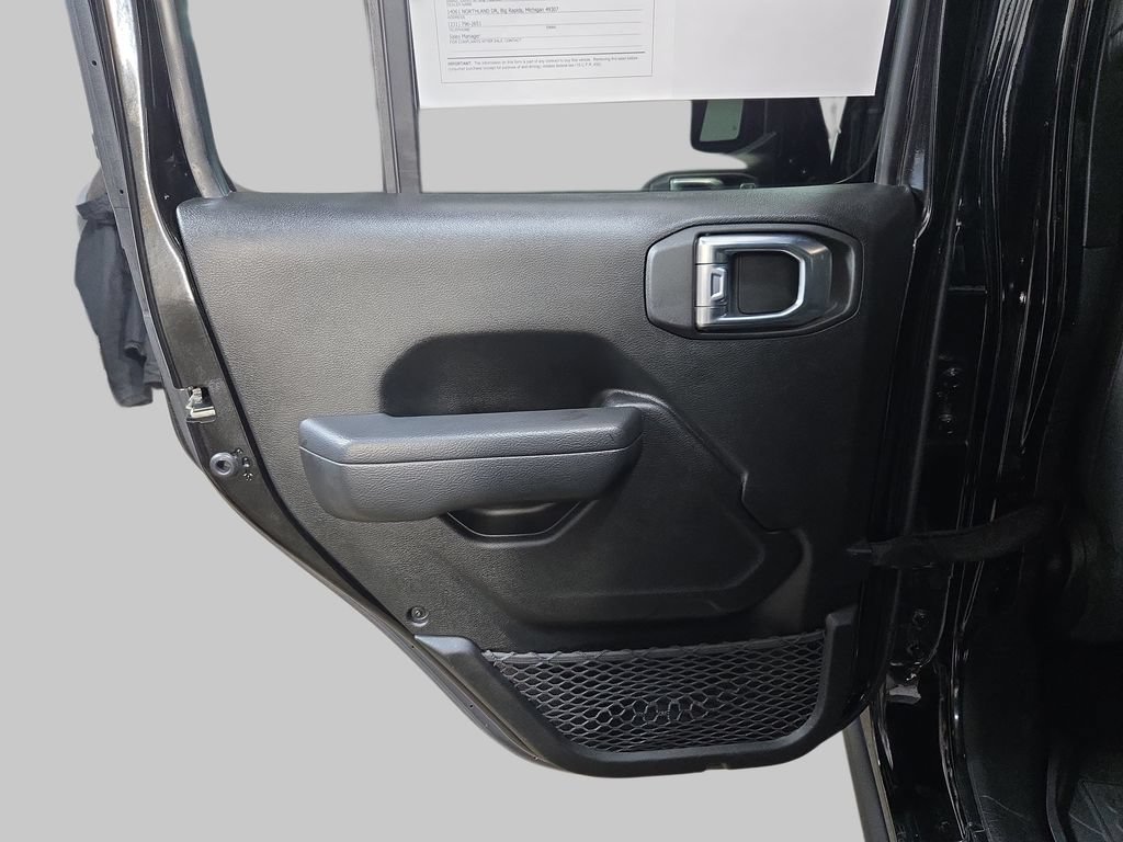 Used 2022 Jeep Wrangler Unlimited Sport AWD/4WD image 17