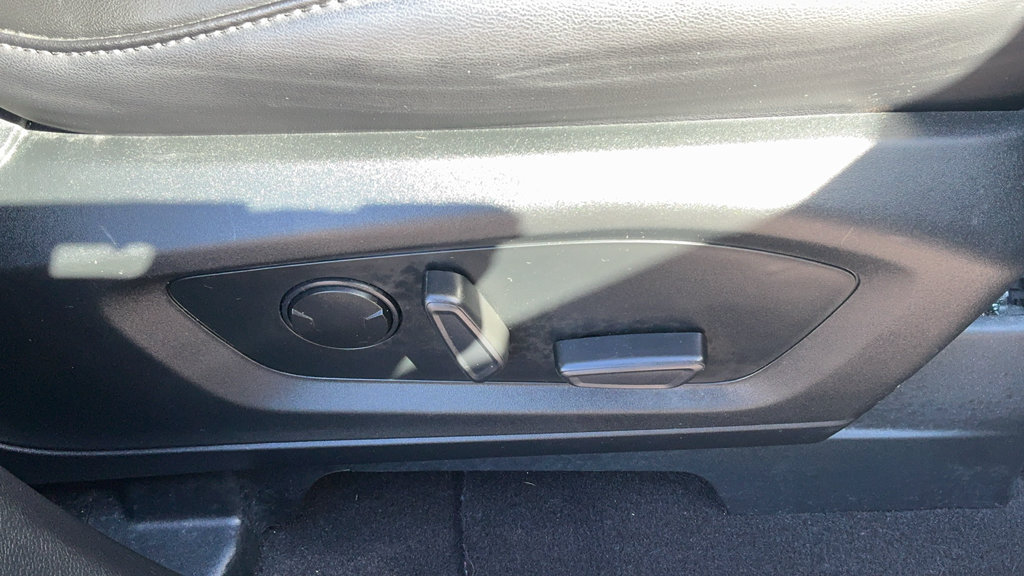 Certified 2023 Ford Explorer XLT RWD image 44