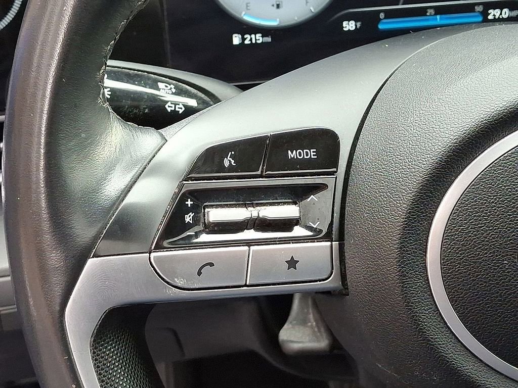 Used 2024 Hyundai Elantra Limited image 17