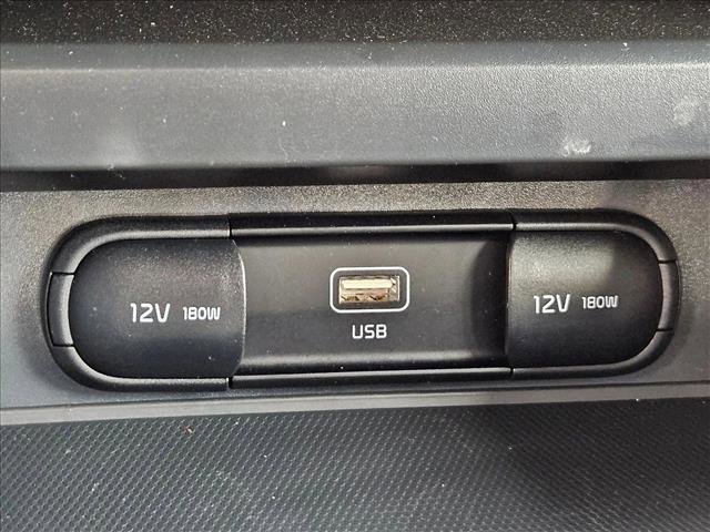 Used 2025 Kia Soul LX w/ LX Technology Package FWD image 12