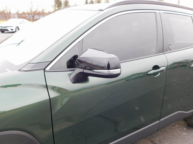 Used 2025 Toyota Corolla Cross XLE w/ Convenience Package image 11