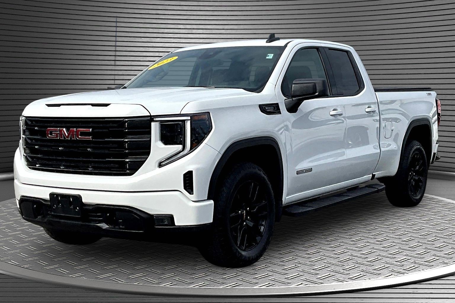 Used 2023 GMC Sierra 1500 Elevation image 3