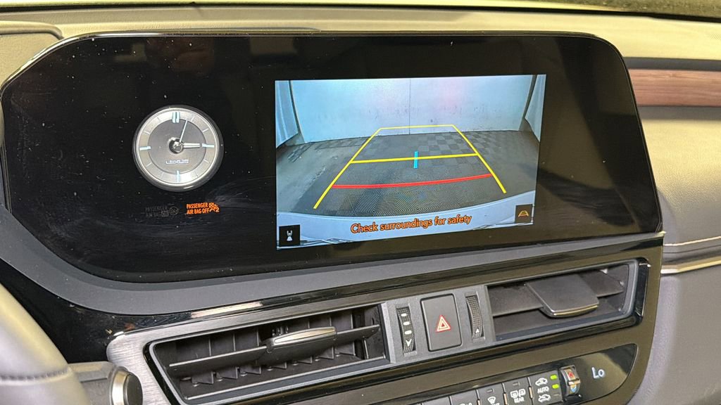 Certified 2025 Lexus ES 300h w/ Premium Package image 24