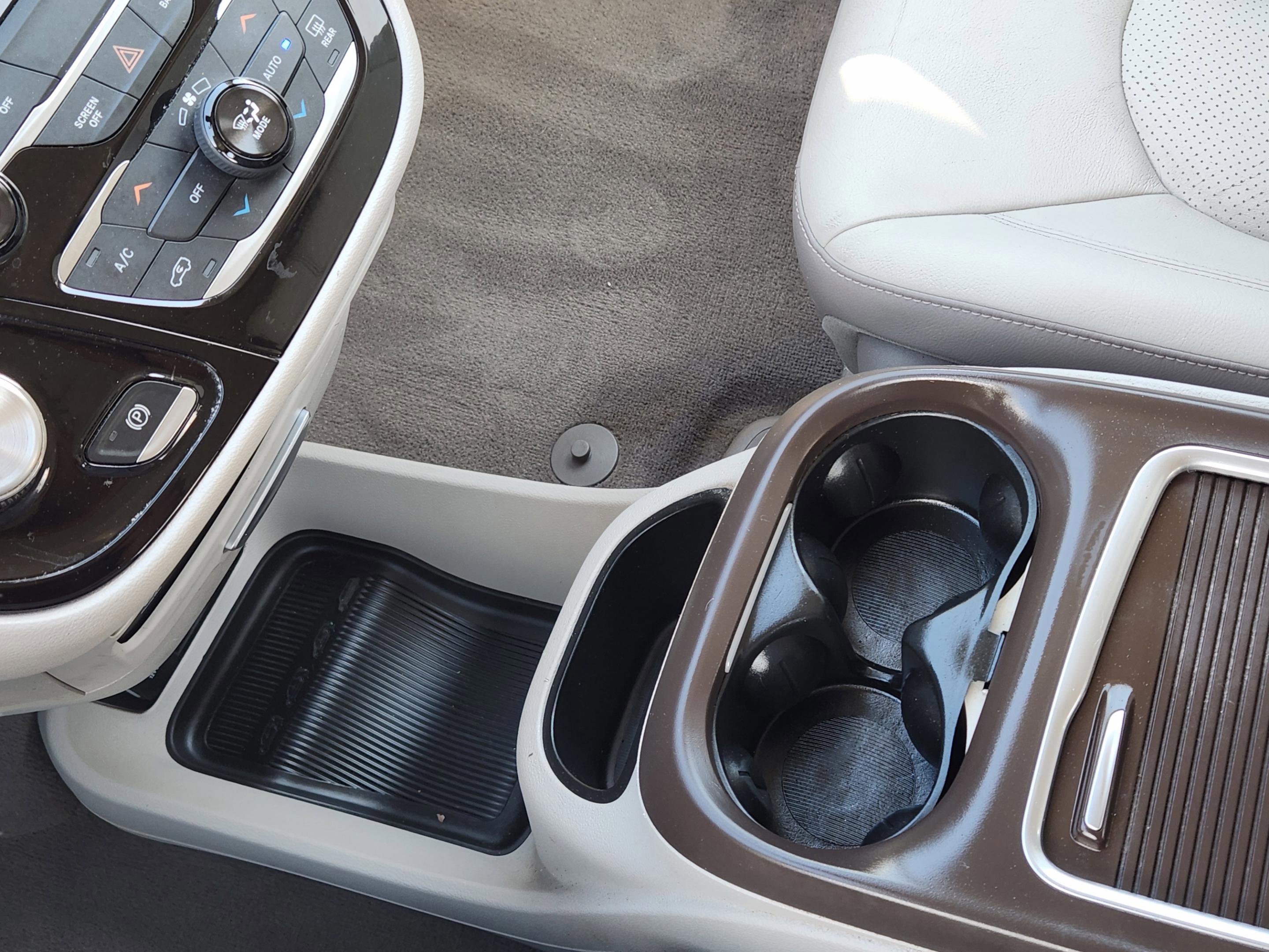 Used 2017 Chrysler Pacifica Touring-L Plus image 16