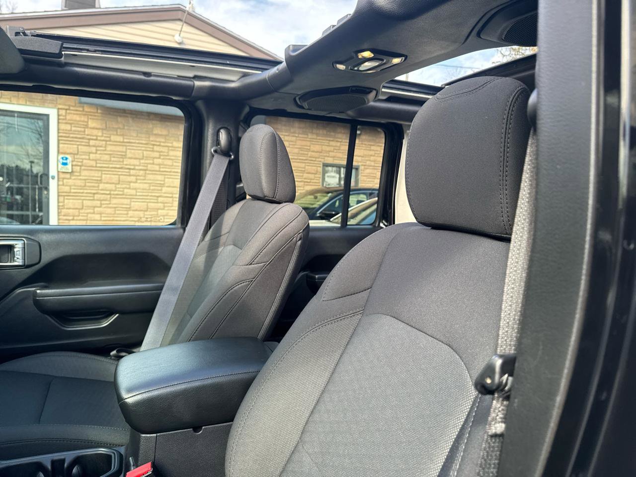 Used 2023 Jeep Wrangler Unlimited w/ Sun & Screen Package AWD/4WD image 24
