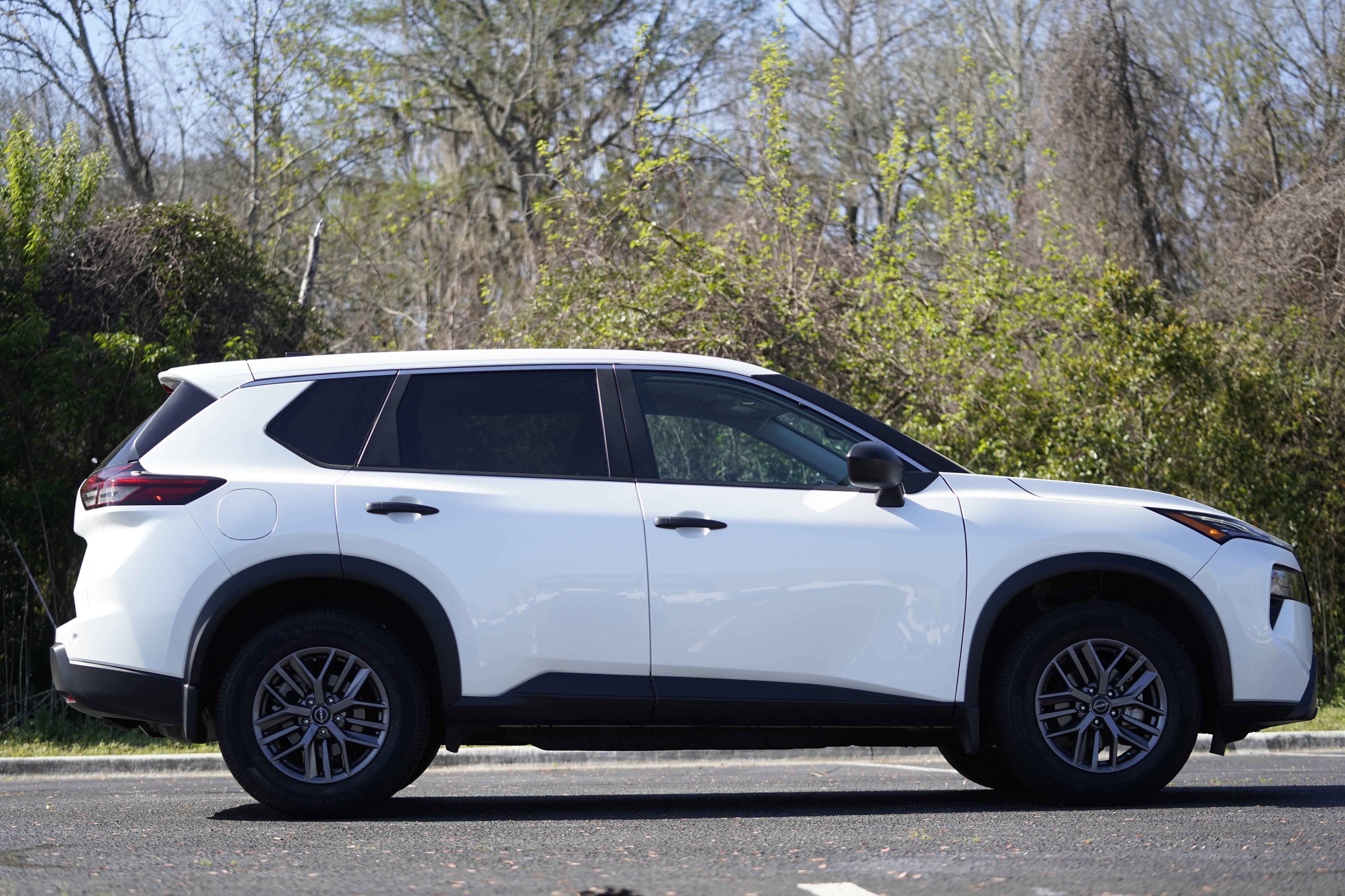 Used 2024 Nissan Rogue S image 7