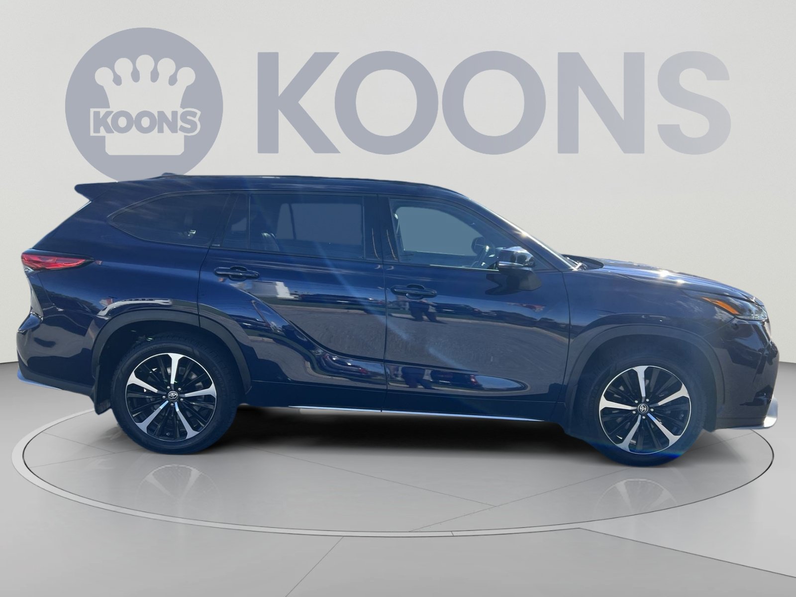 Used 2022 Toyota Highlander XSE AWD/4WD image 8