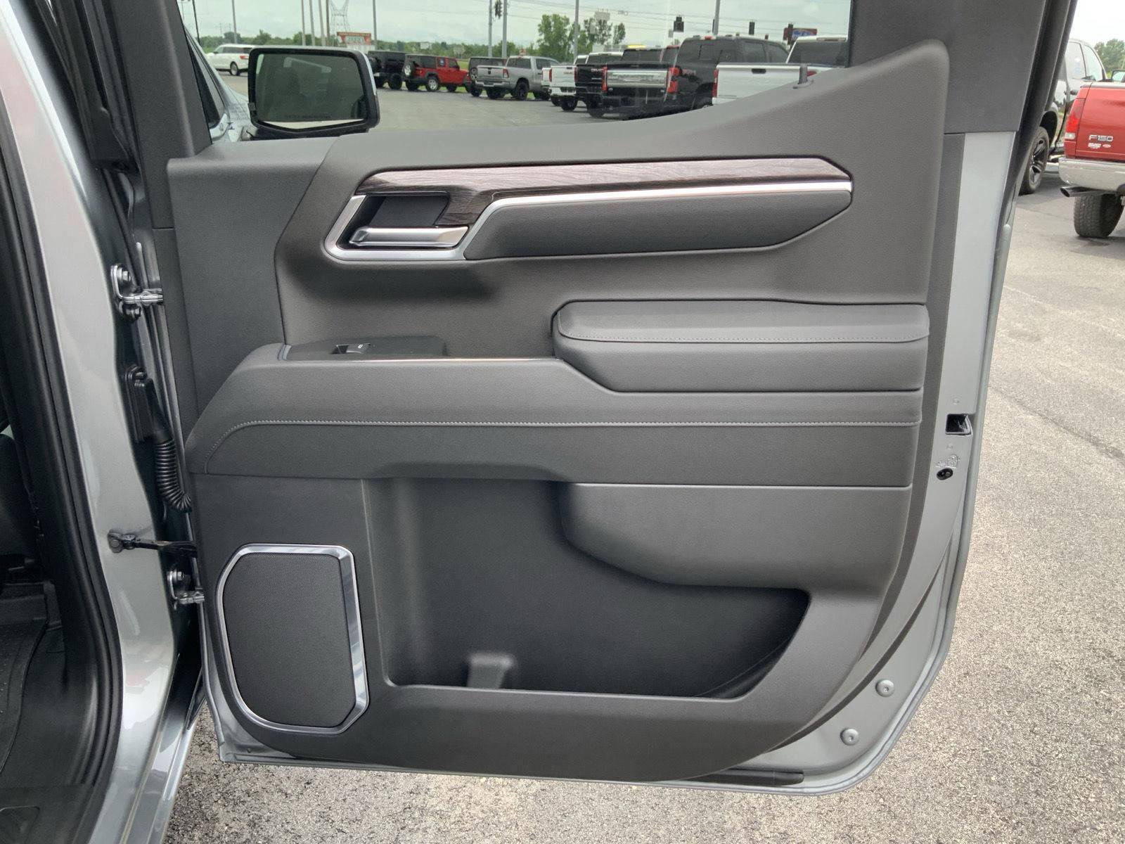 New 2026 Chevrolet Silverado 1500 LTZ w/ LTZ Premium Package AWD/4WD image 60