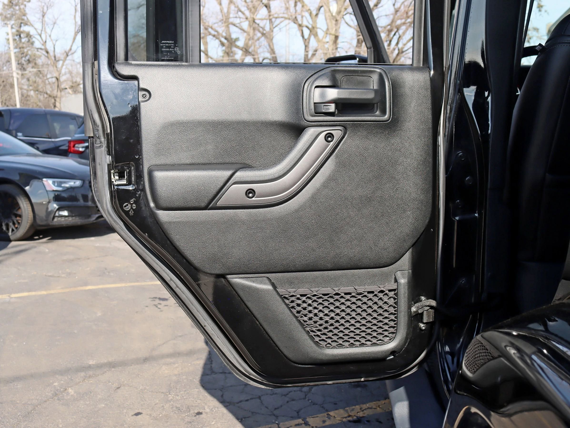 Used 2018 Jeep Wrangler Unlimited Sahara image 35