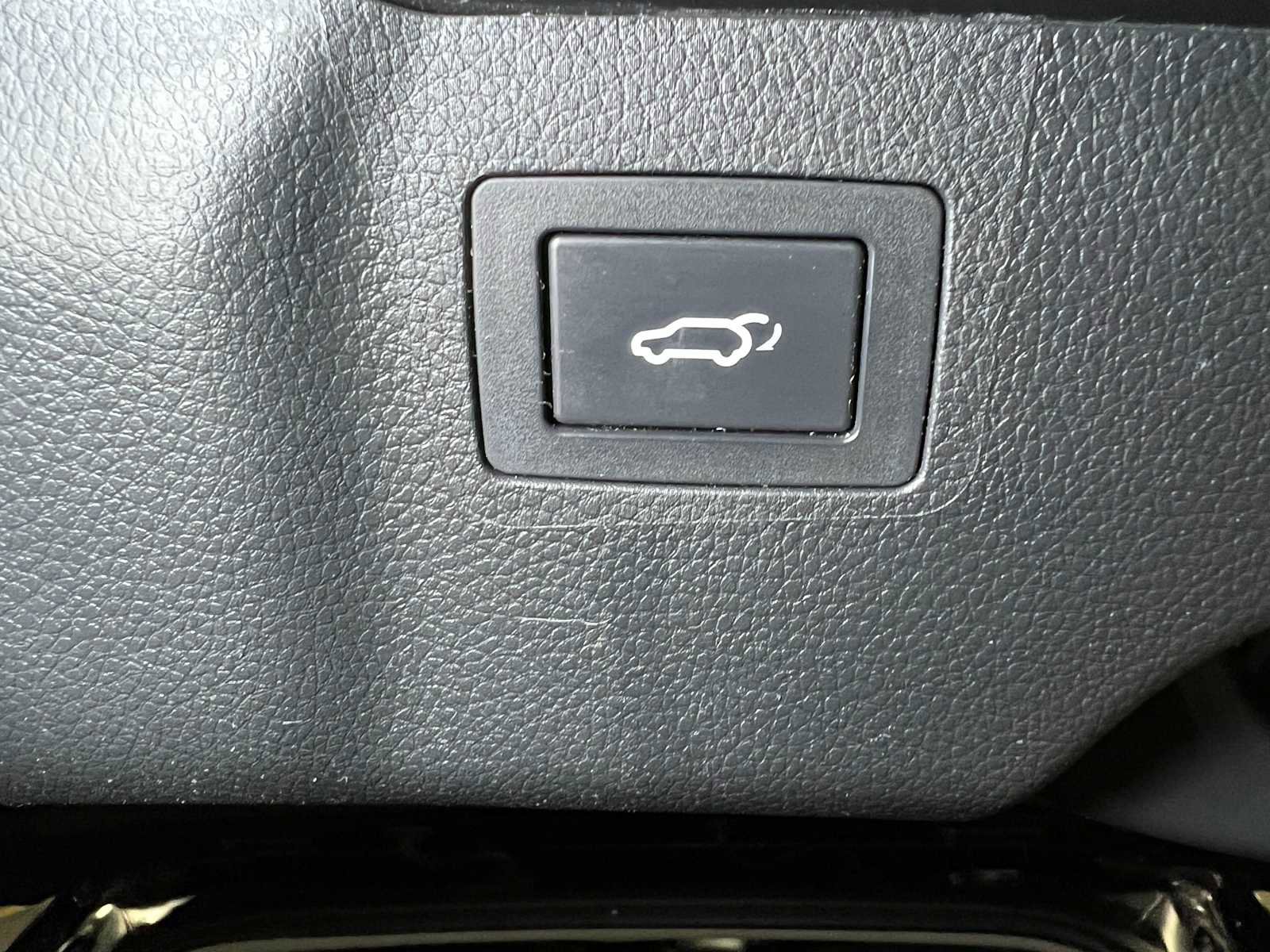 Used 2014 Hyundai Santa Fe Limited w/ Ultimate Package 07 image 18