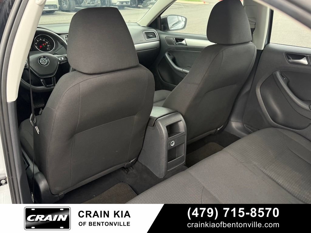 Used 2015 Volkswagen Jetta SE FWD image 25
