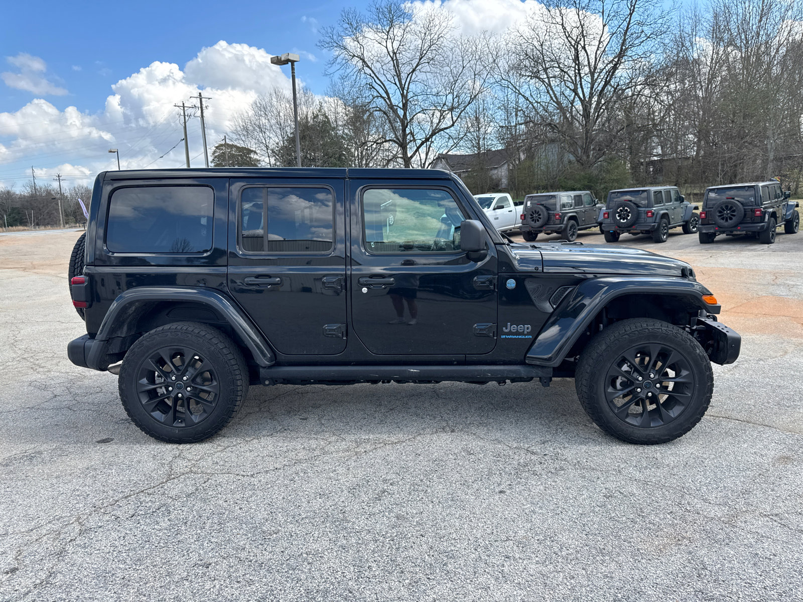 Used 2025 Jeep Wrangler Backcountry image 4