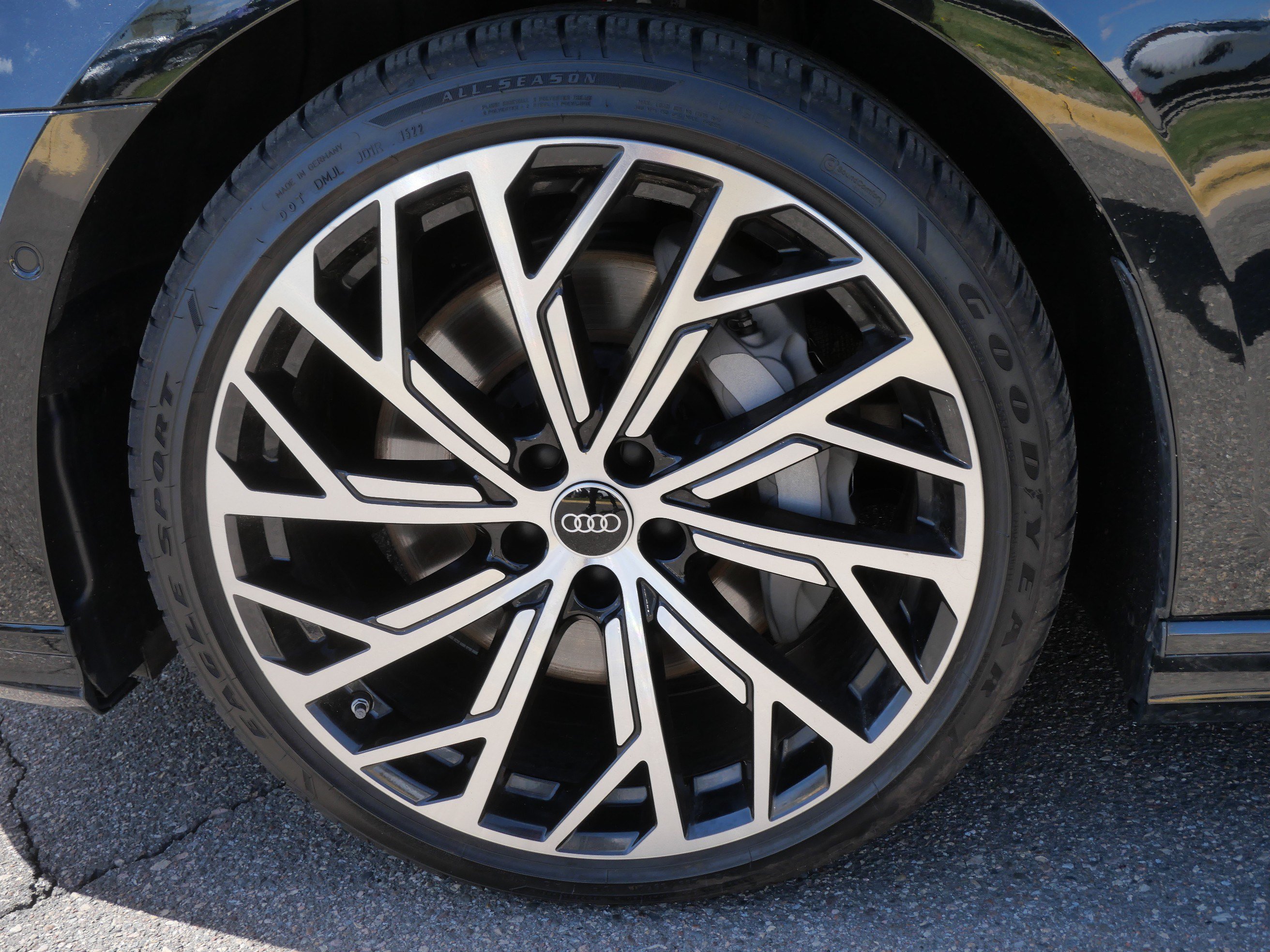 Used 2023 Audi A8 L 3.0T AWD/4WD image 15