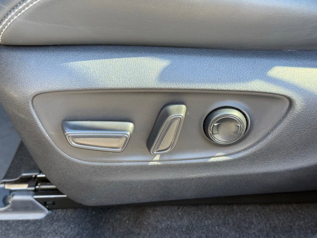 Used 2021 Toyota RAV4 Limited image 18