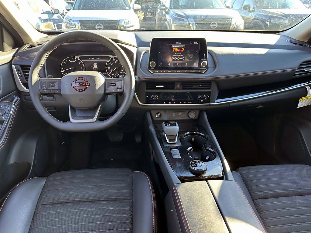 Certified 2025 Nissan Rogue SV image 13