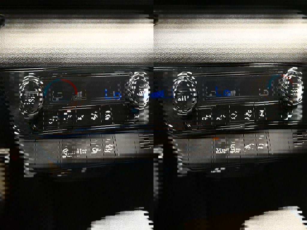 New 2025 Hyundai Elantra Sport image 21