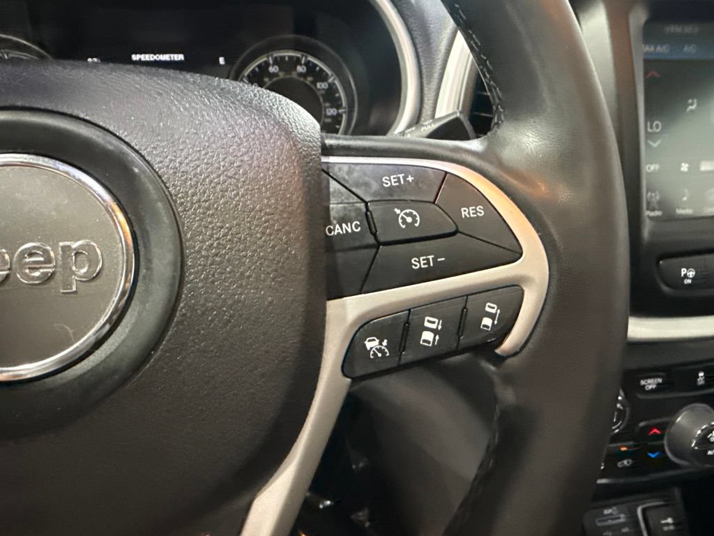 Used 2014 Jeep Cherokee Trailhawk w/ Technology Group AWD/4WD image 12