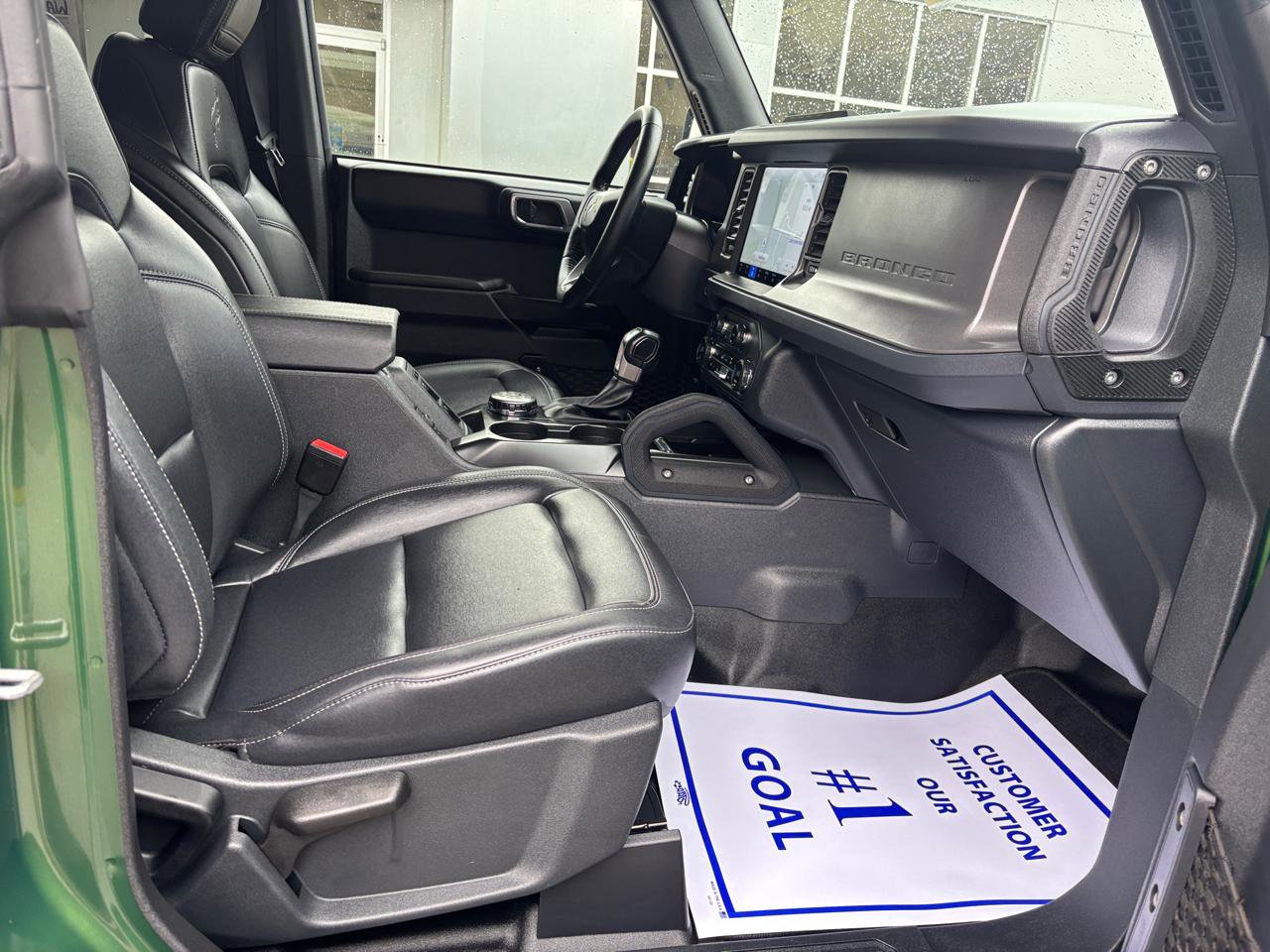 Used 2025 Ford Bronco Badlands image 13