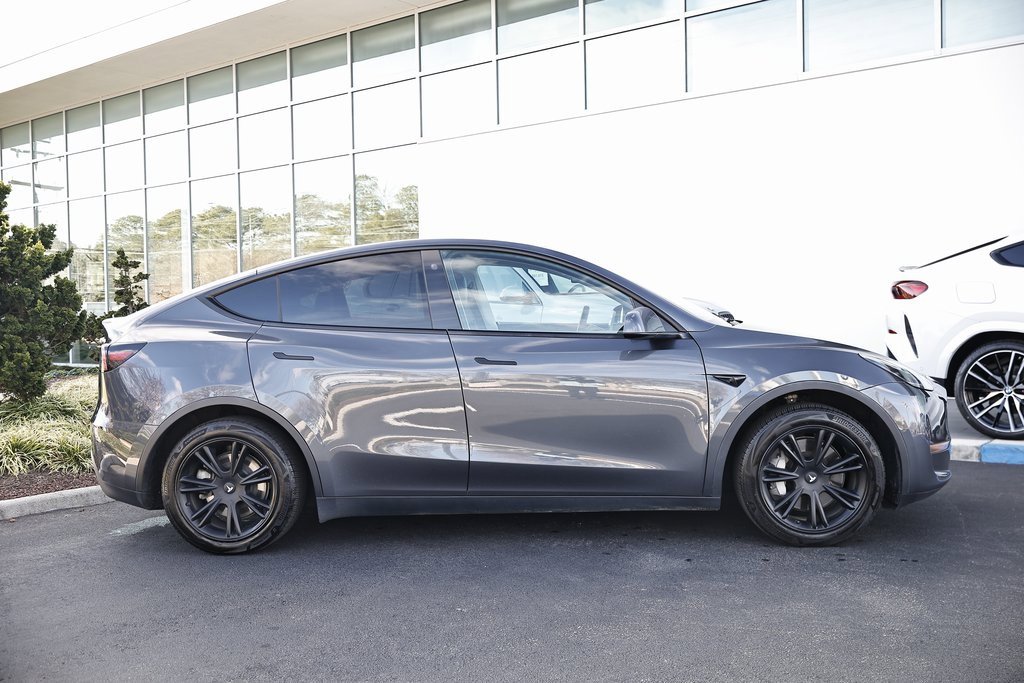 Used 2022 Tesla Model Y Long Range image 5