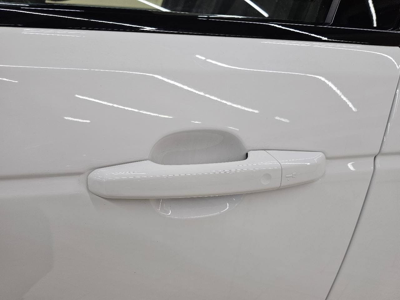 Used 2017 Land Rover Range Rover HSE AWD/4WD image 12