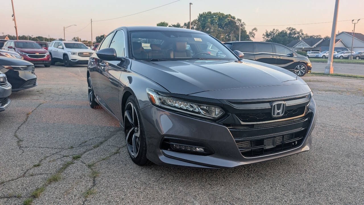 Used 2018 Honda Accord Sport image 3