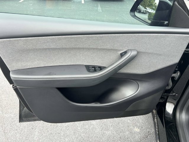 Used 2026 Tesla Model Y 2WD image 22