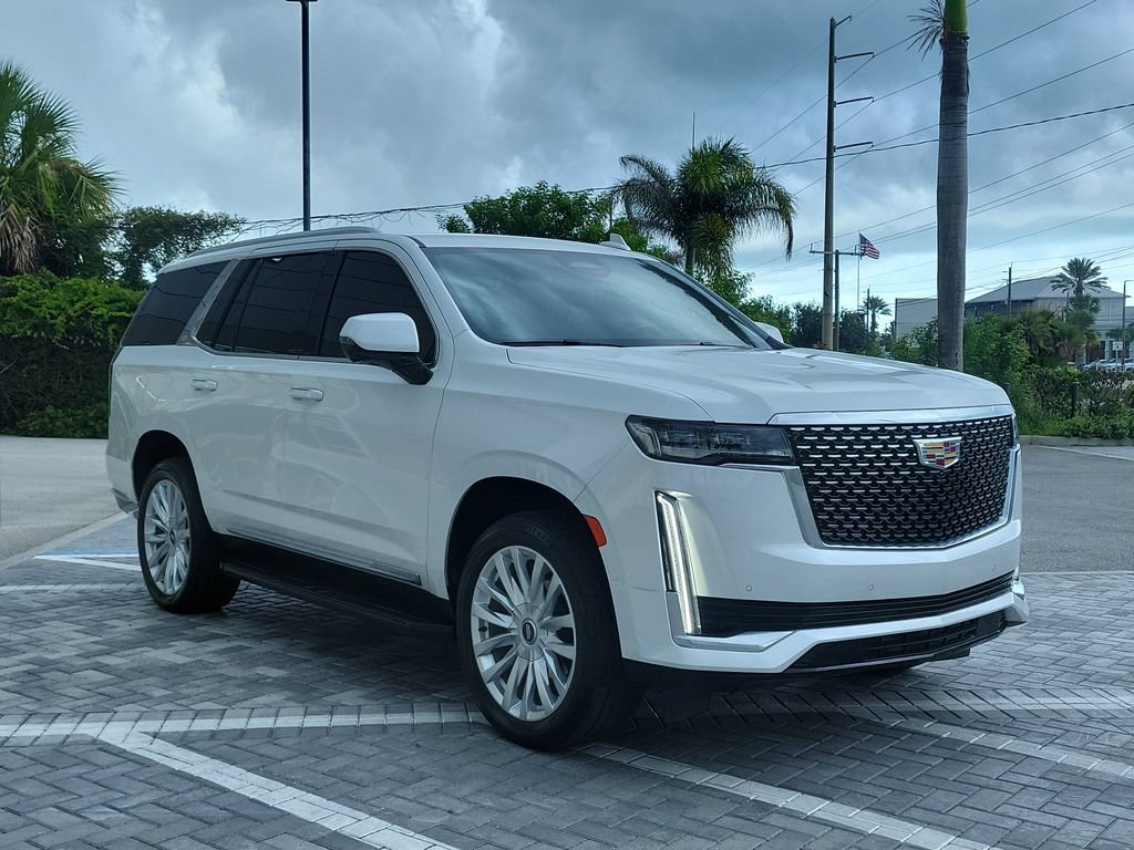 Used 2024 Cadillac Escalade Luxury RWD image 7