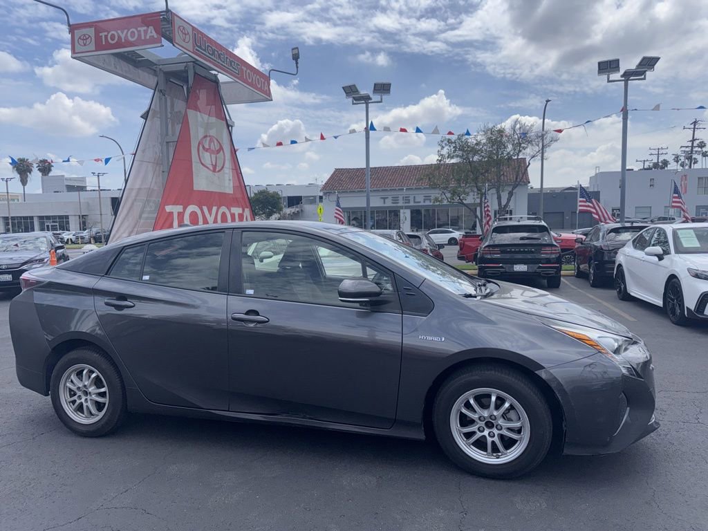 Used 2016 Toyota Prius Two image 3
