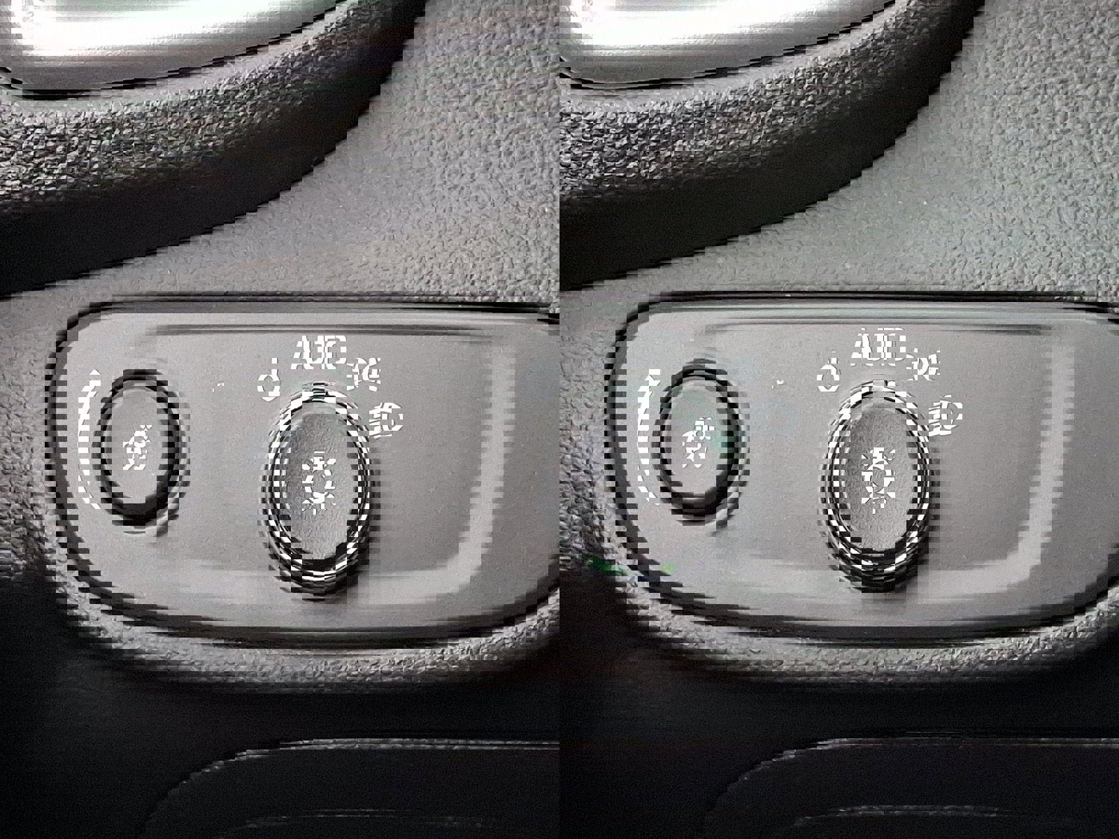 Used 2022 Chevrolet Trax LT w/ LT Convenience Package image 23