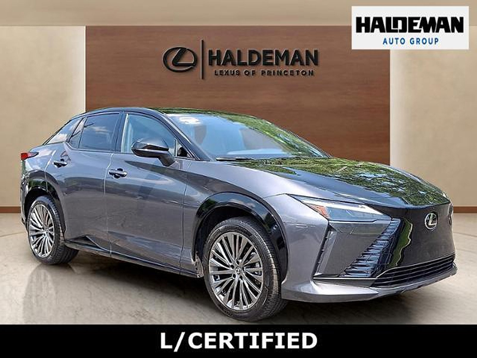 Certified 2023 Lexus RZ 450e Premium w/ Accessory Package (2T) AWD/4WD image 1