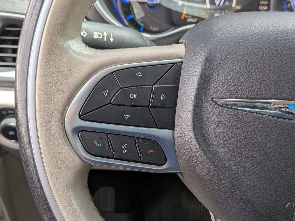 Used 2020 Chrysler Pacifica Limited w/ Advanced Safetytec Group FWD image 23