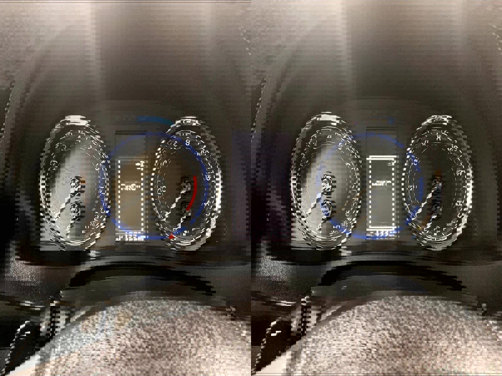 Used 2017 Toyota Corolla XSE w/ Carpet Mat Package (TMS) FWD image 25