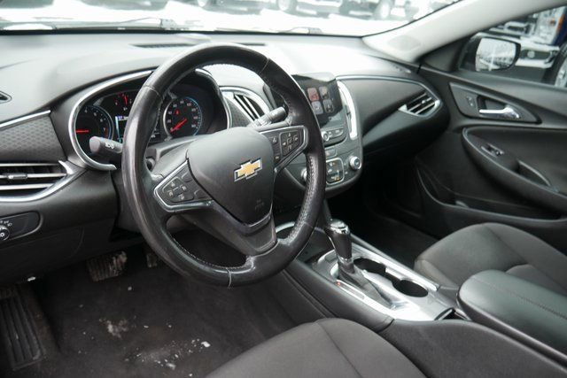 Used 2018 Chevrolet Malibu LT image 13