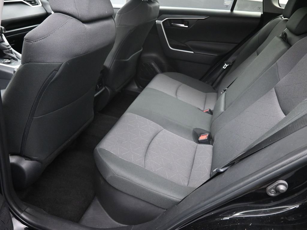 Used 2025 Toyota RAV4 XLE image 43