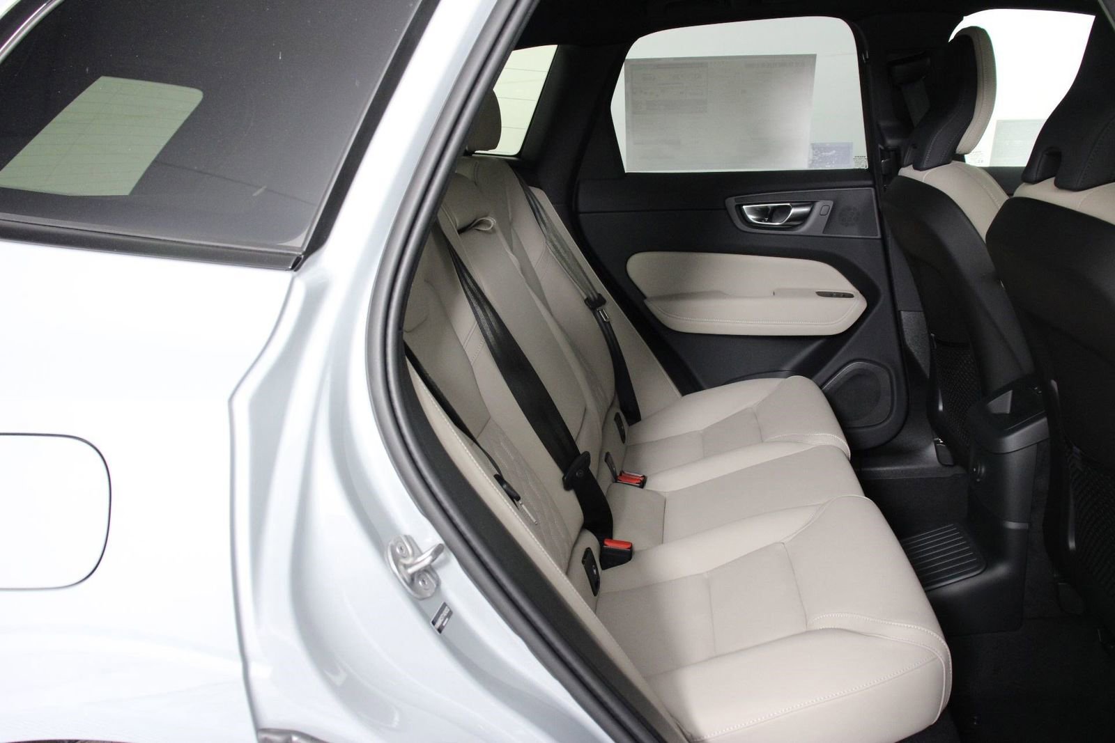 New 2026 Volvo XC60 T8 Plus w/ Protection Package Premier image 11