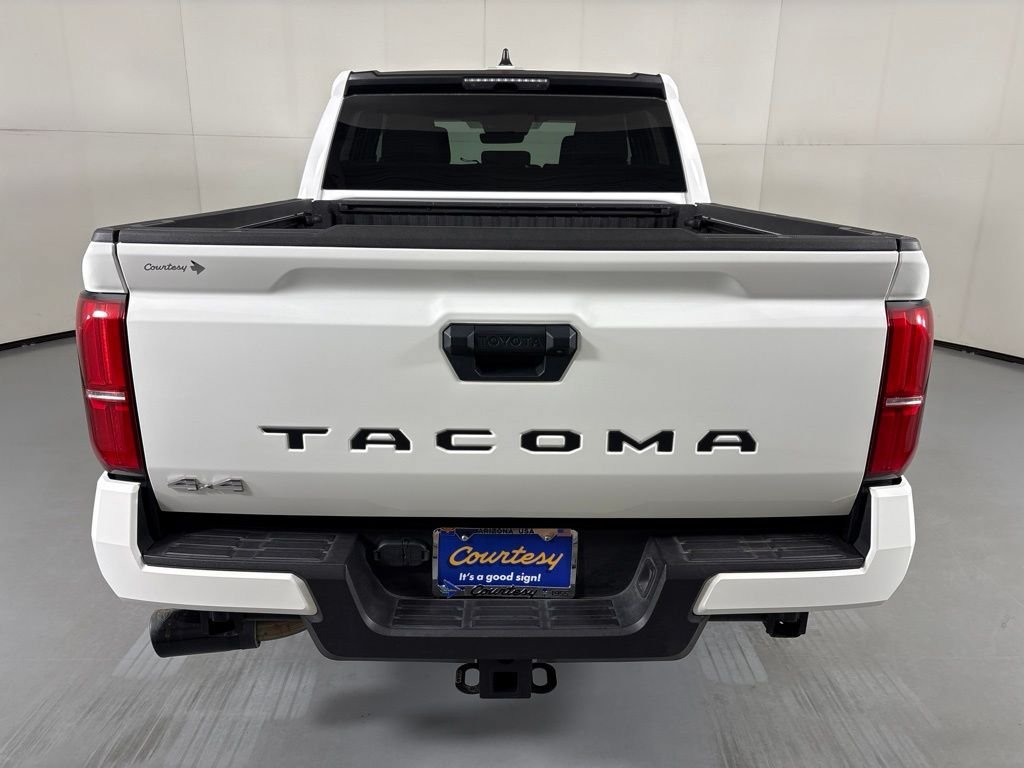 Used 2025 Toyota Tacoma SR5 AWD/4WD image 7