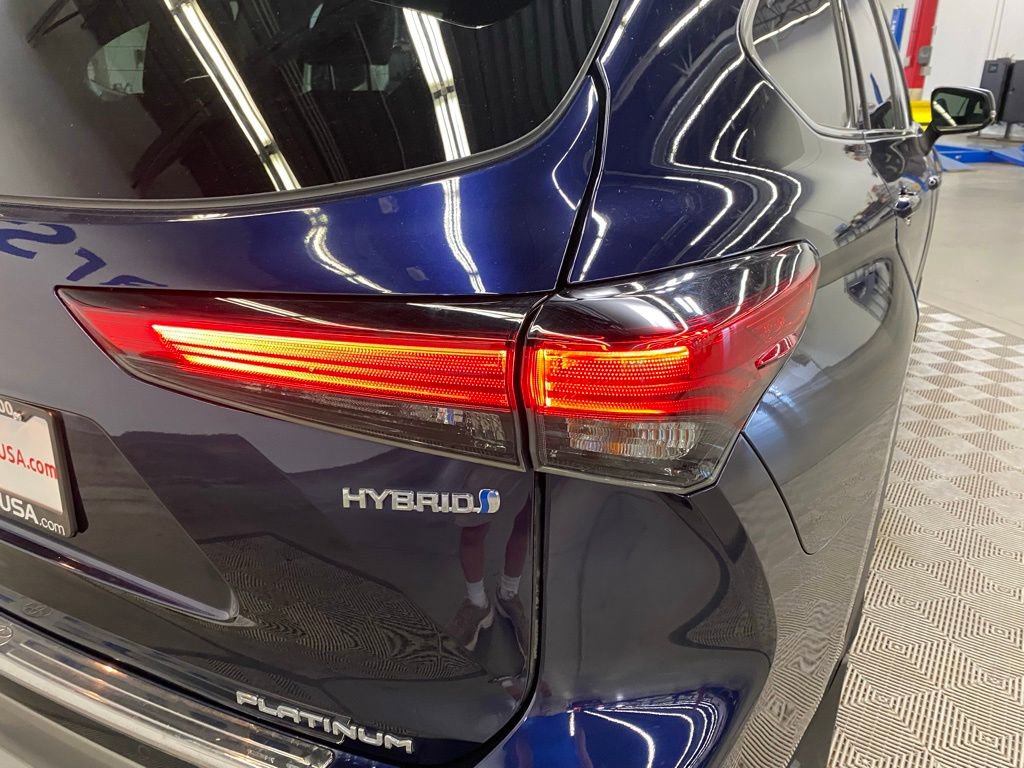 Used 2022 Toyota Highlander Platinum image 11