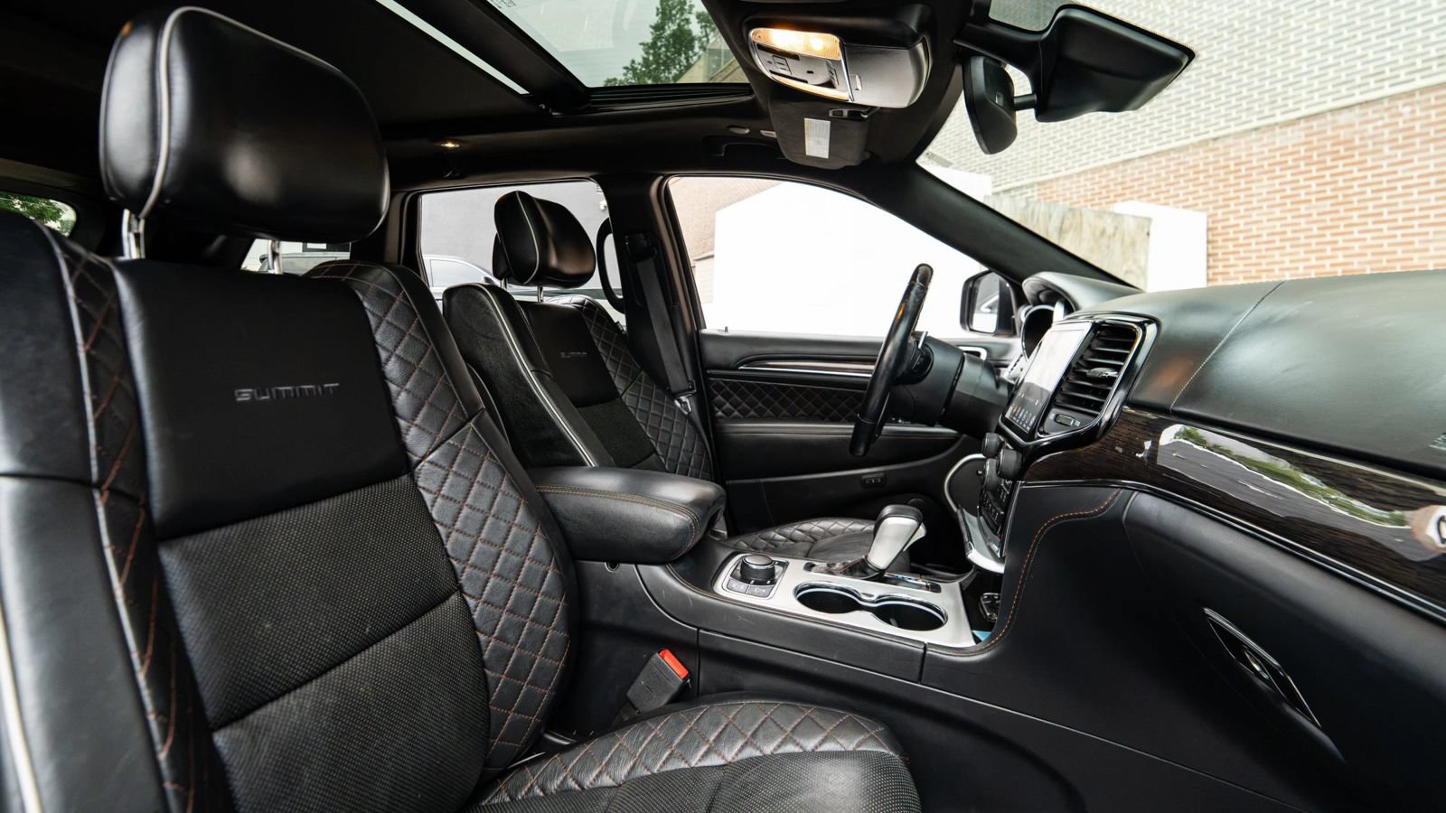 Used 2020 Jeep Grand Cherokee Summit AWD/4WD image 11