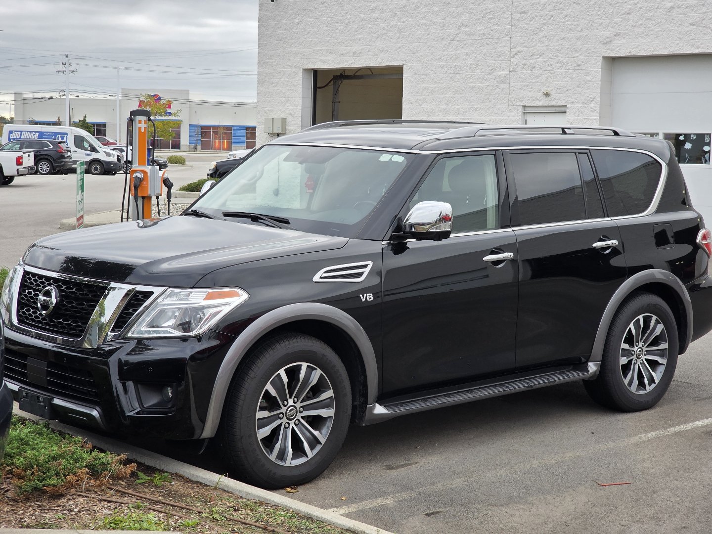 Used 2019 Nissan Armada SL w/ Premium Package AWD/4WD image 4