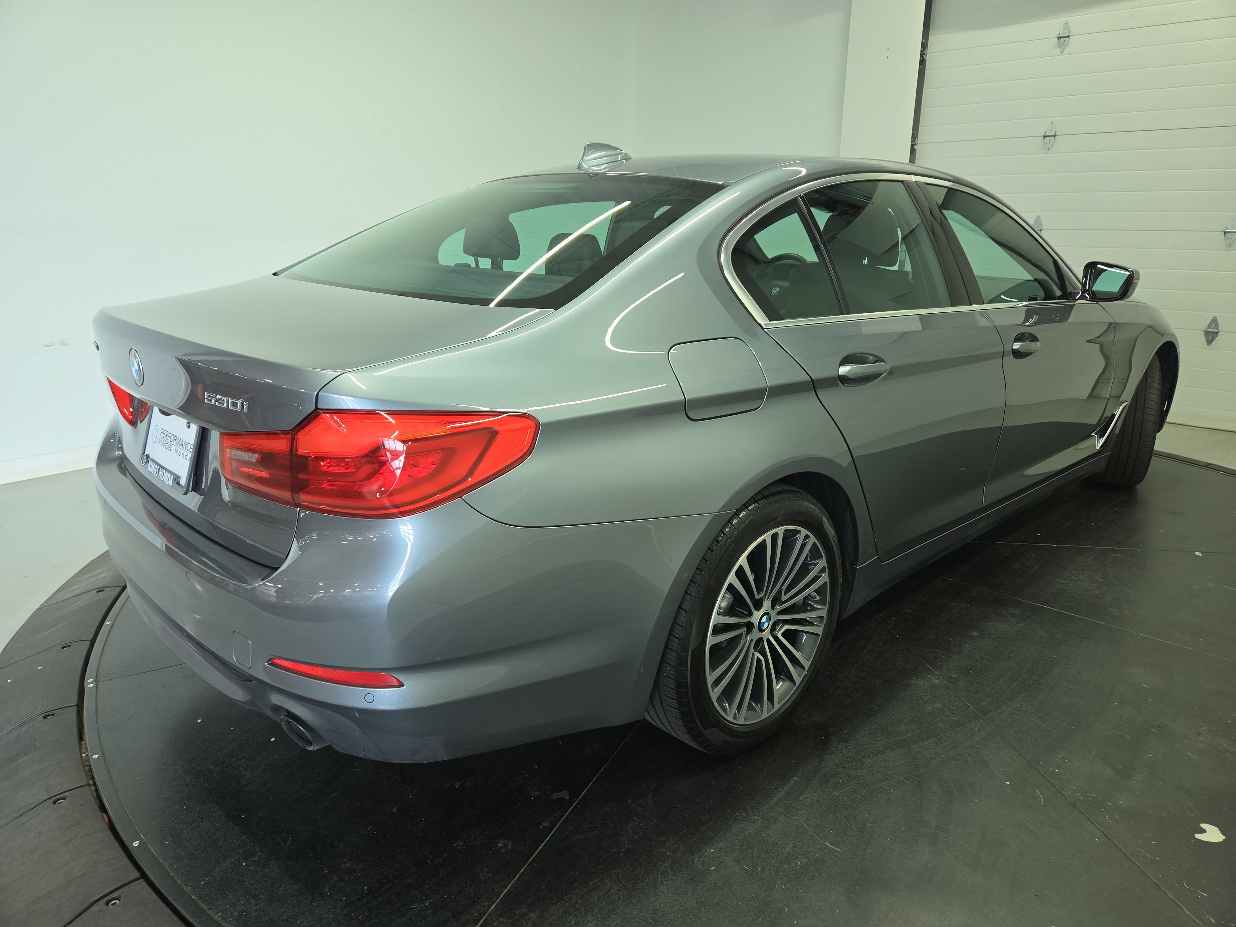 Used 2019 BMW 530i xDrive w/ Convenience Package AWD/4WD image 9