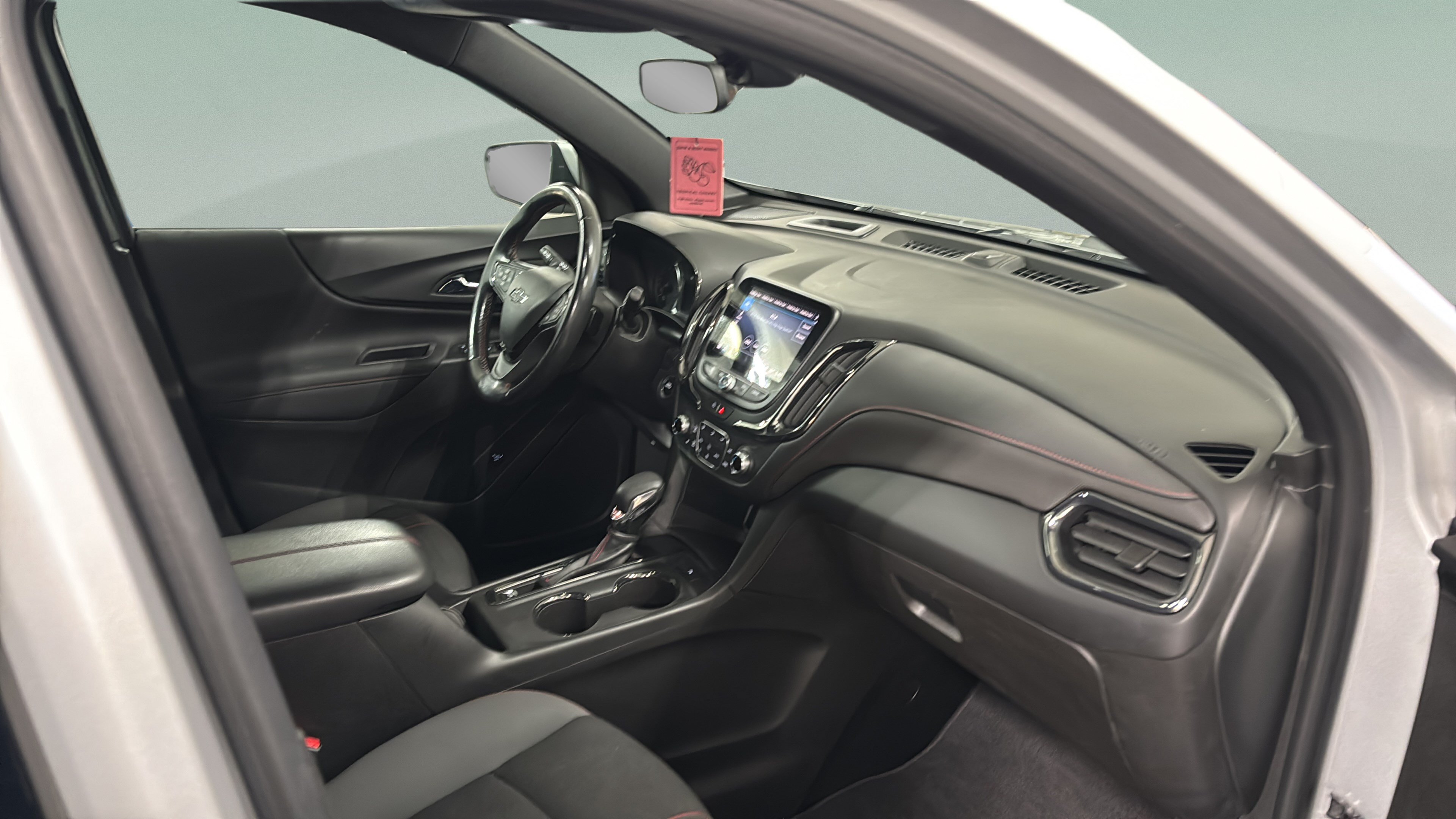 Used 2022 Chevrolet Equinox RS w/ Infotainment Package FWD image 24