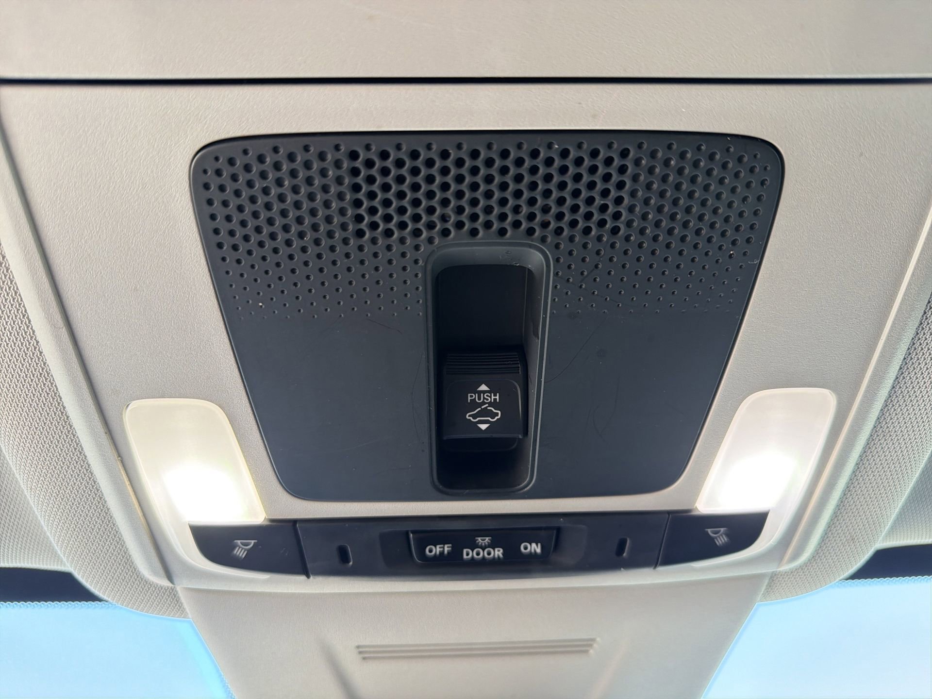 Used 2025 Honda CR-V EX image 18