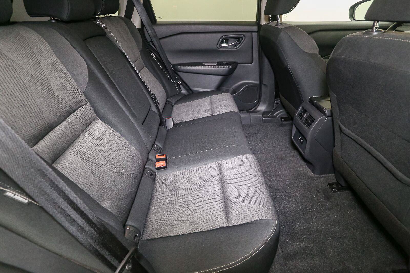 Used 2026 Nissan Rogue SV AWD/4WD image 20