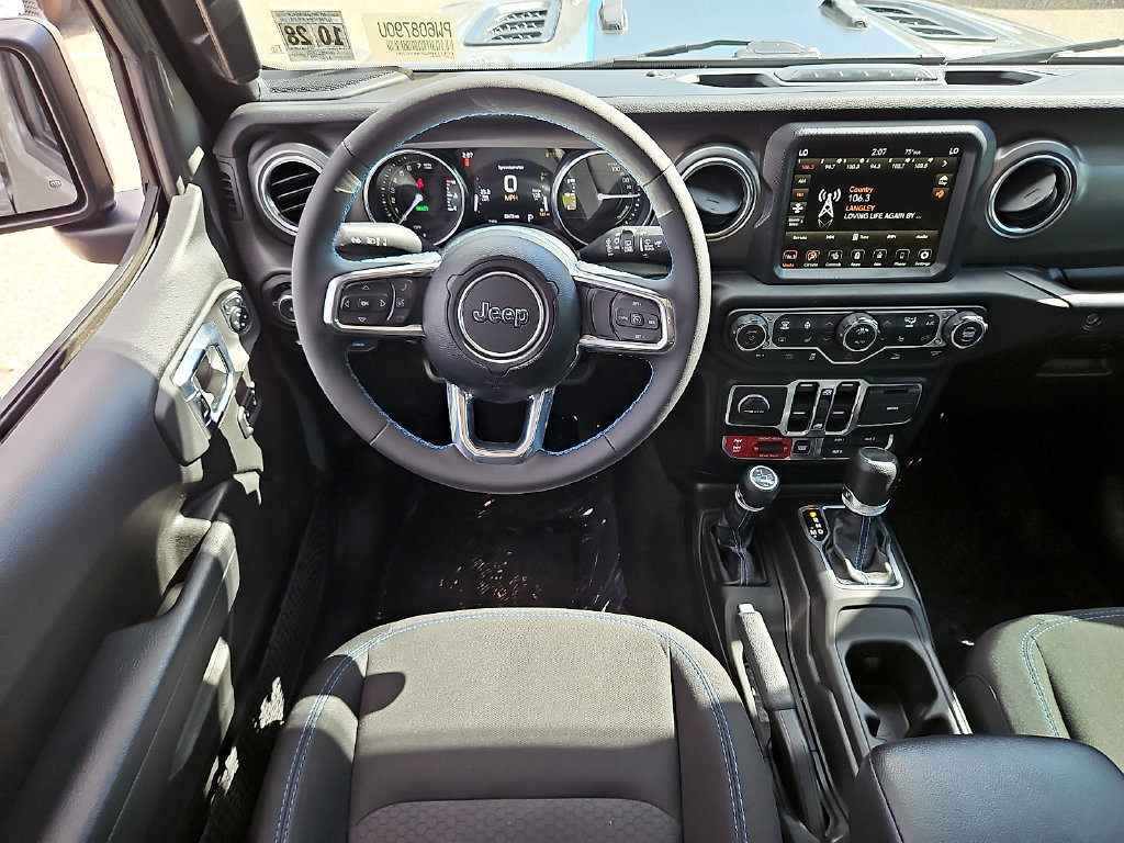 Used 2023 Jeep Wrangler Unlimited Rubicon 4xe w/ Cold Weather Group AWD/4WD image 11